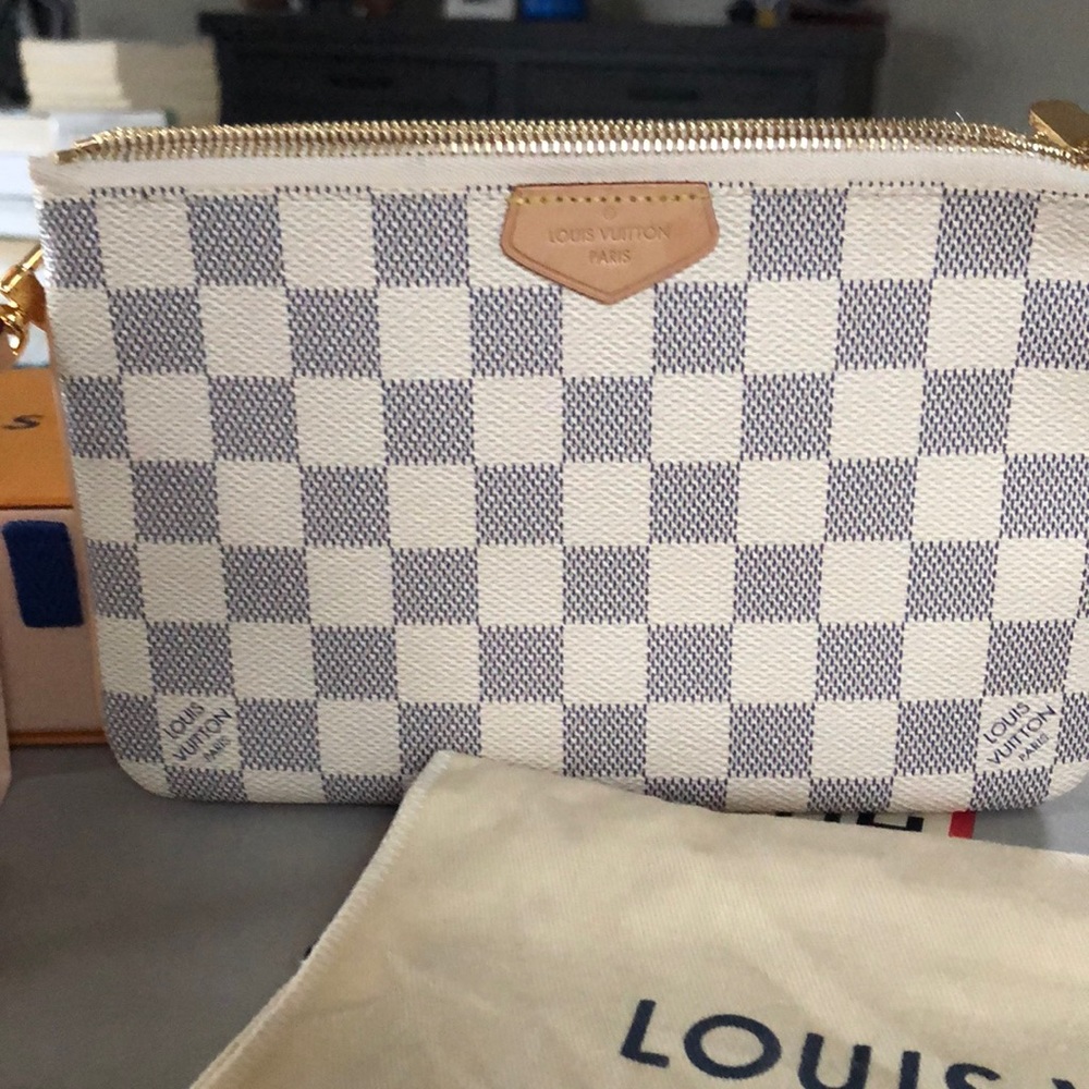 Louis Vuitton Double Zip Pochette